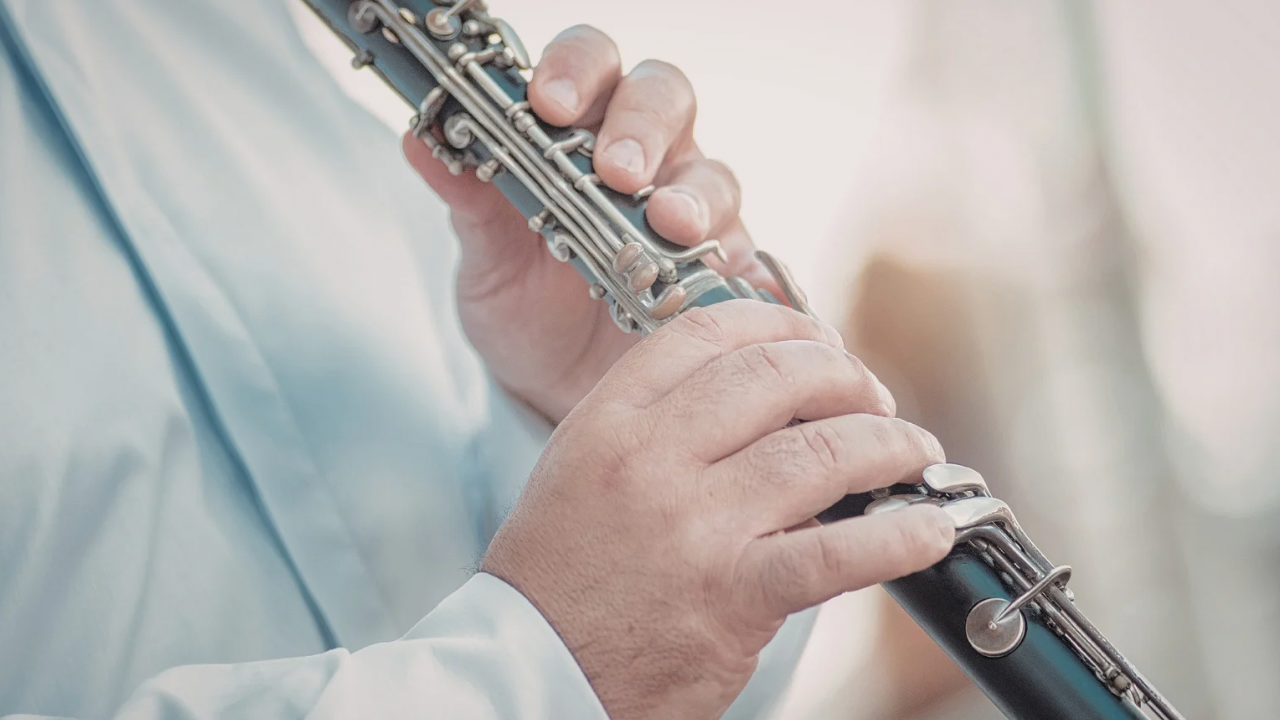 クラリネットがピーピー鳴る…｜原因（組み立て／リード／アンブシュア）別の直し方