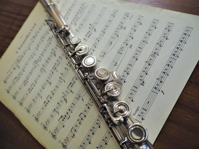 フルートの頭部管で何が変わる？音色の違いと選び方